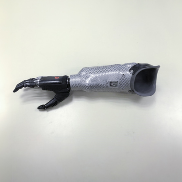 Armkoker voor myo-elektrische prothese